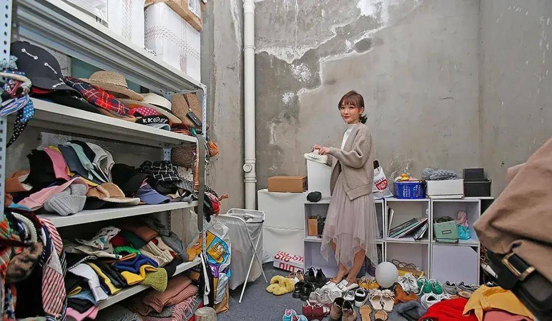 除了合适自己的衣服还要有双合适的鞋子AG真人app鞋子搭配小技巧生活里(图3)