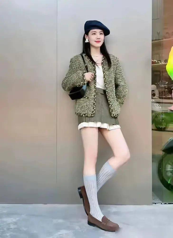 尽量不穿短裙、长裙更优雅得体谁穿谁美AG真人登录入口四五十岁女人假期出门(图16)